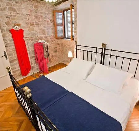 Peristil Loft Apartman *