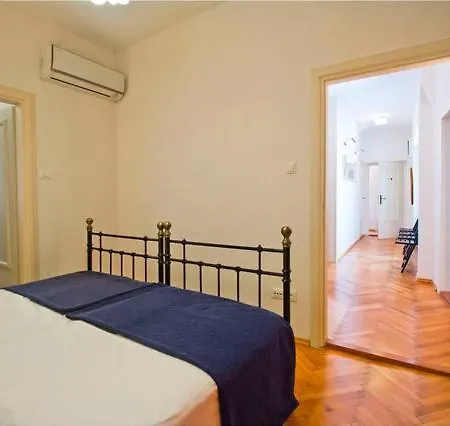 Apartman Peristil Loft